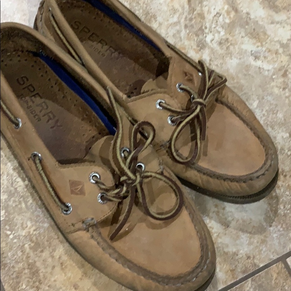 Shoes - Picture 6 of 6